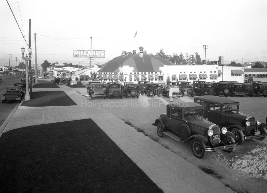 1930 Willards at Los Feliz Blvd.jpg